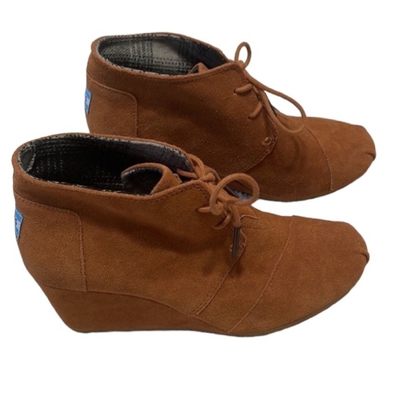 TOMS Chestnut Brown Desert Wedge Lace-Up Suede Ankle Bootie, Size 7, Neutral - Picture 5 of 7